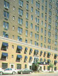 エクセルシオール ホテル ニューヨークの外観